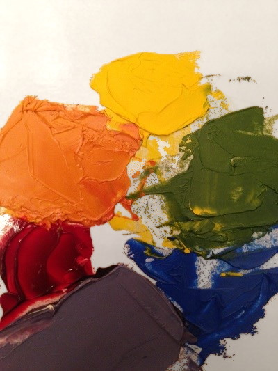 גלגל הצבעים מצבעי שמן הכולל את צבעי היסוד והצבעים המשניים