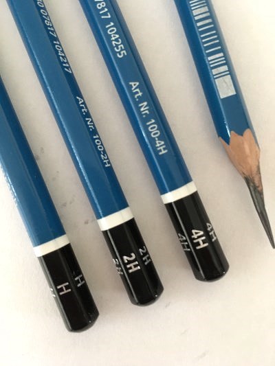 עפרונות רישום של שטדלר בדרגת קושי ובהירות